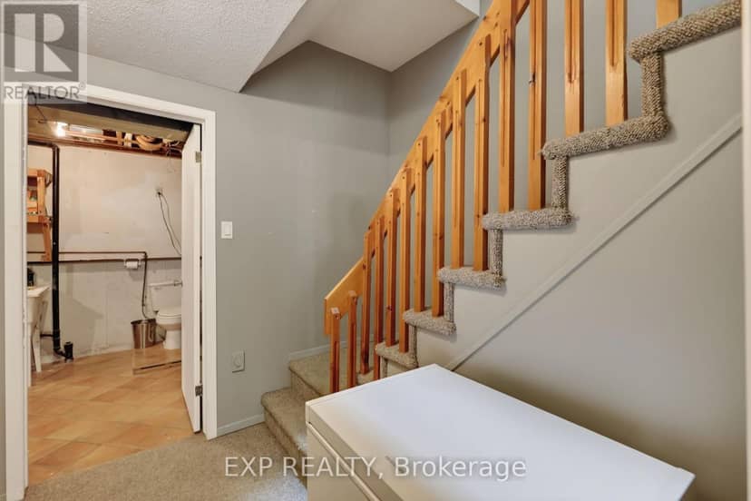 122 Laurier Street — photo 31 of 40