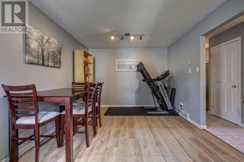 114 Meadowridge Road — photo 11 of 40