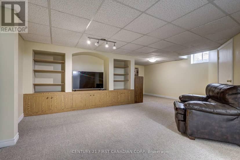 114 Meadowridge Road — photo 36 of 40