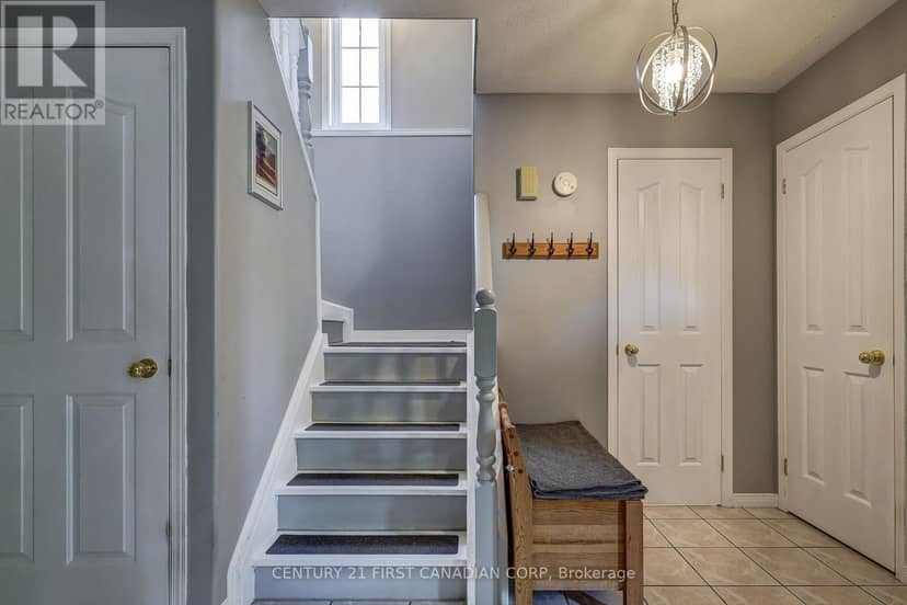 114 Meadowridge Road — photo 6 of 40