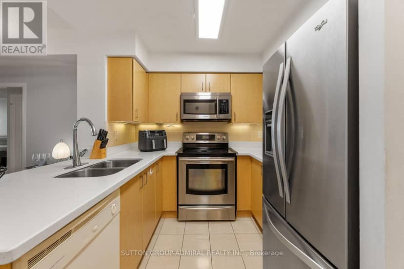 3505 - 4968 Yonge Street — photo 2 of 40