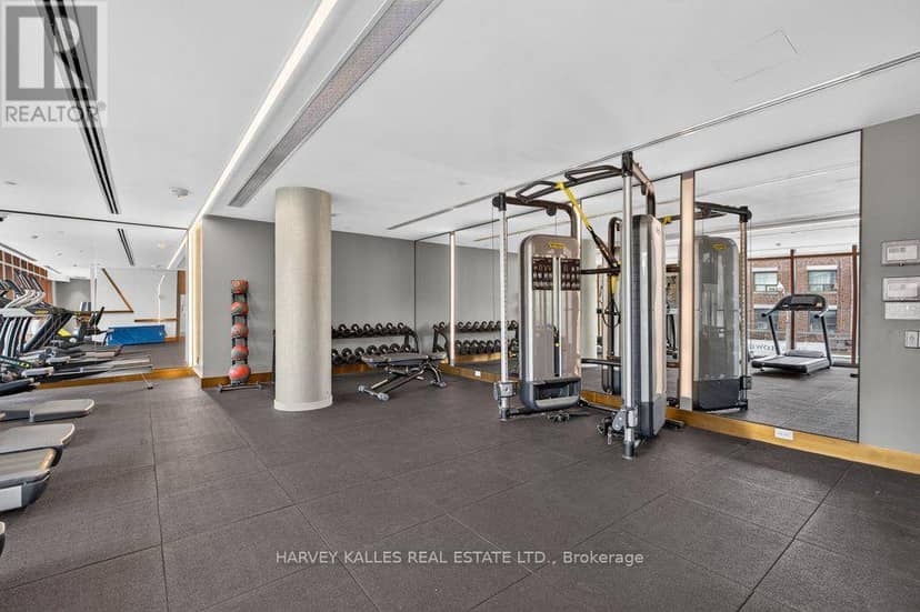 510 - 151 Avenue Road — photo 22 of 25