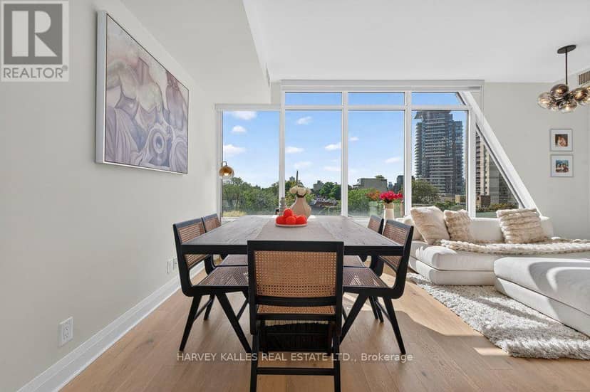 510 - 151 Avenue Road — photo 7 of 25