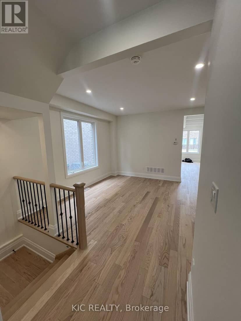 93 Baycroft Boulevard — photo 10 of 40