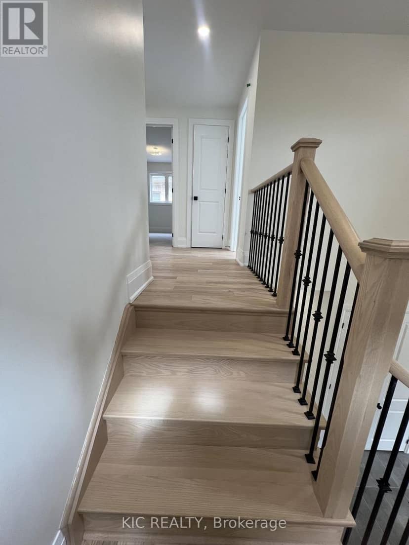 93 Baycroft Boulevard — photo 23 of 40