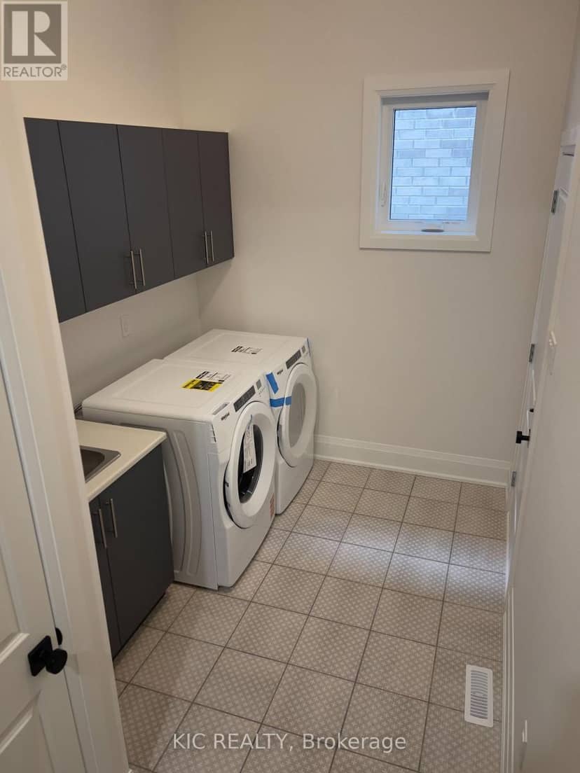 93 Baycroft Boulevard — photo 8 of 40