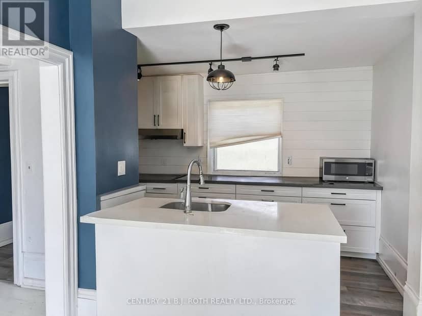 253 Dunlop Street E — photo 10 of 14