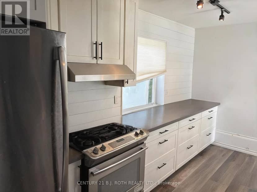 253 Dunlop Street E — photo 11 of 14