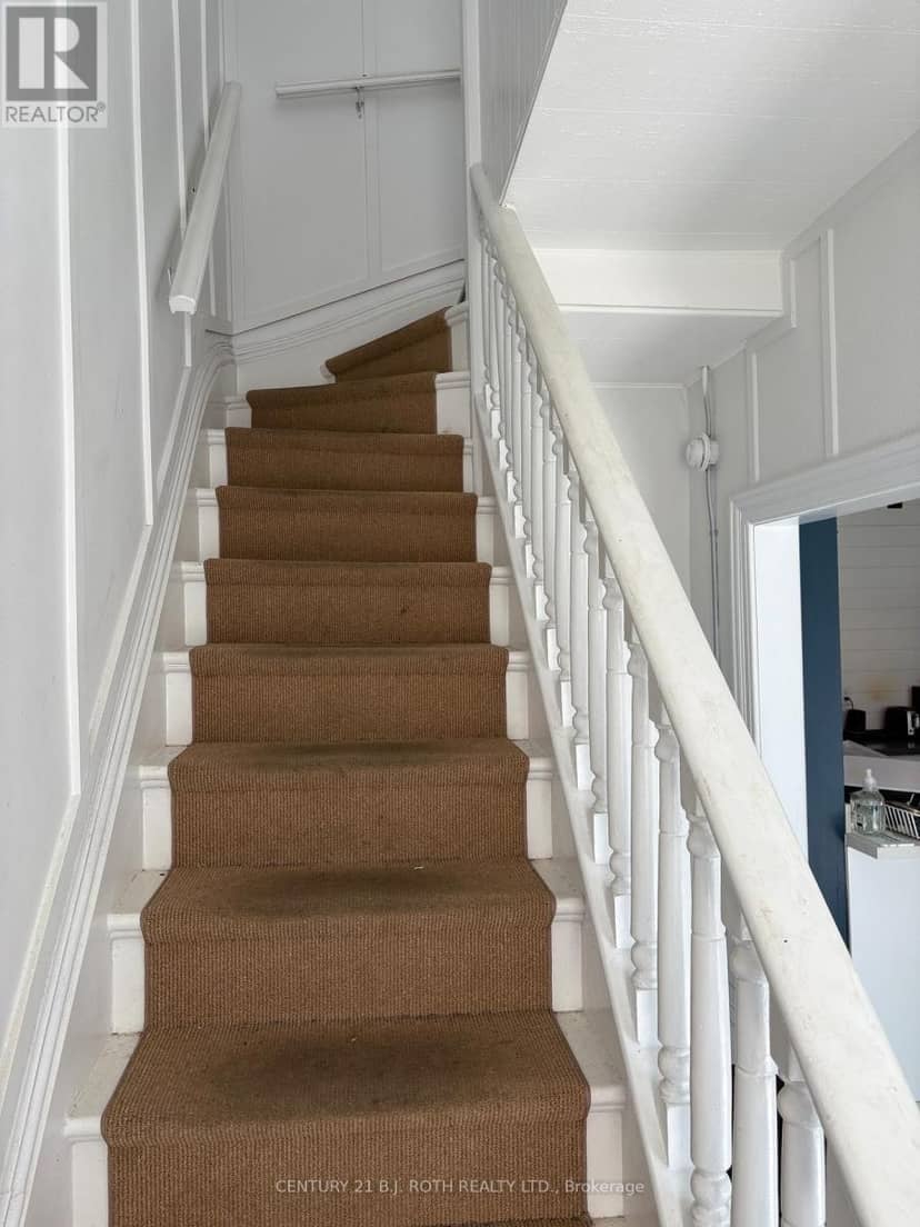 253 Dunlop Street E — photo 13 of 14