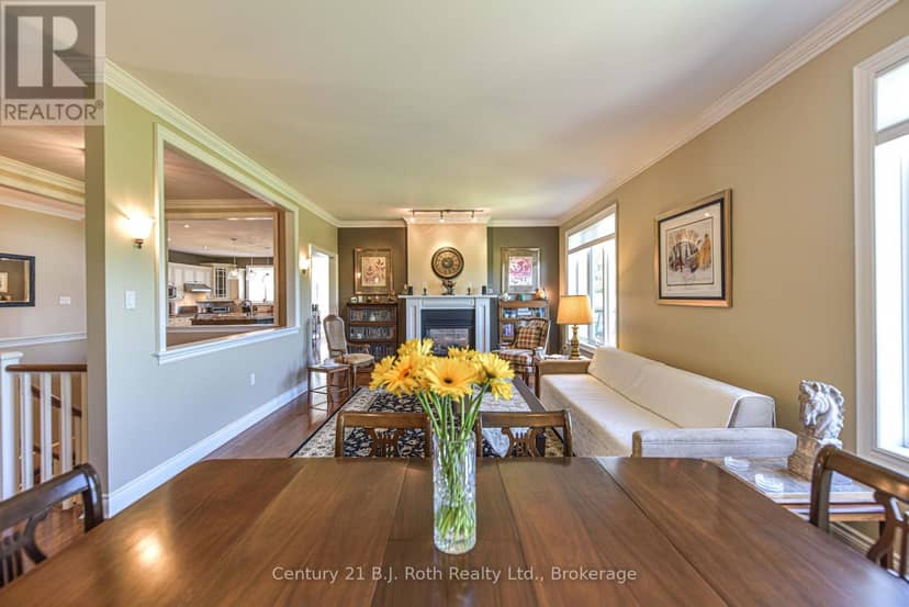 1273 Hawk Ridge Crescent — photo 18 of 40