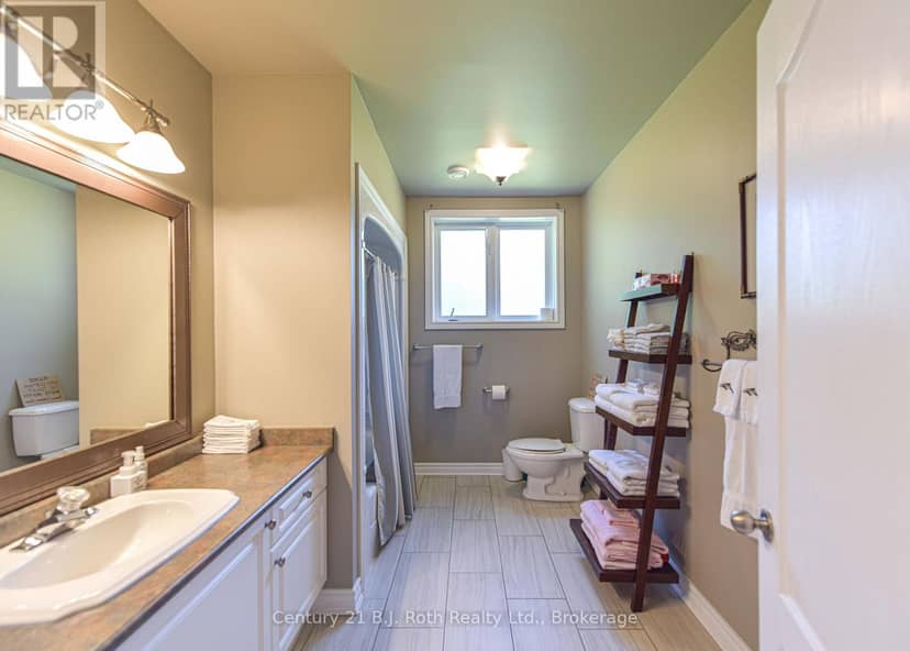 1273 Hawk Ridge Crescent — photo 36 of 40