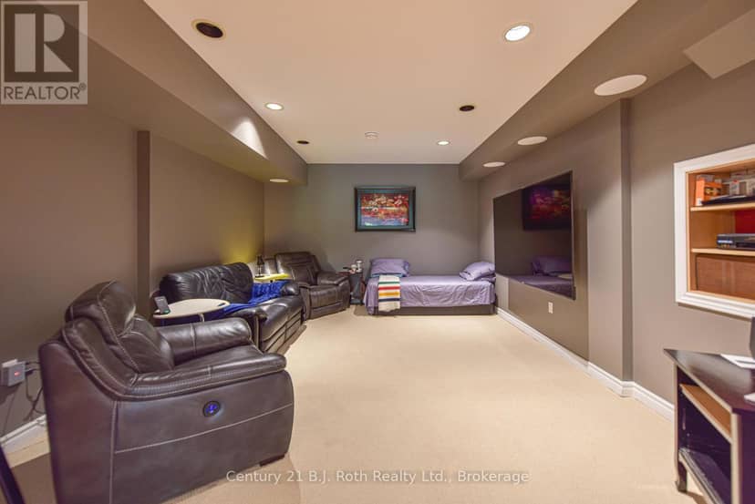 1273 Hawk Ridge Crescent — photo 37 of 40
