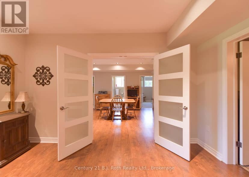 1273 Hawk Ridge Crescent — photo 38 of 40