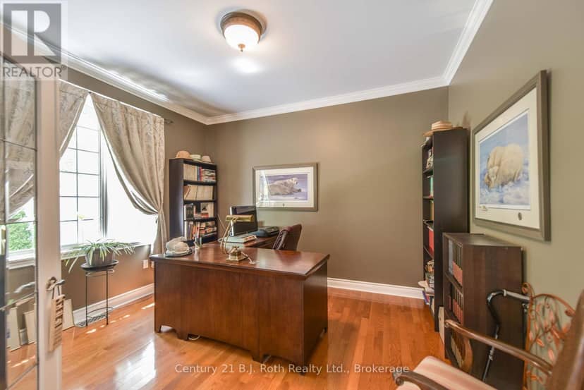 1273 Hawk Ridge Crescent — photo 5 of 40
