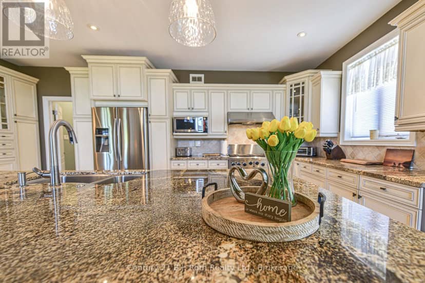 1273 Hawk Ridge Crescent — photo 9 of 40