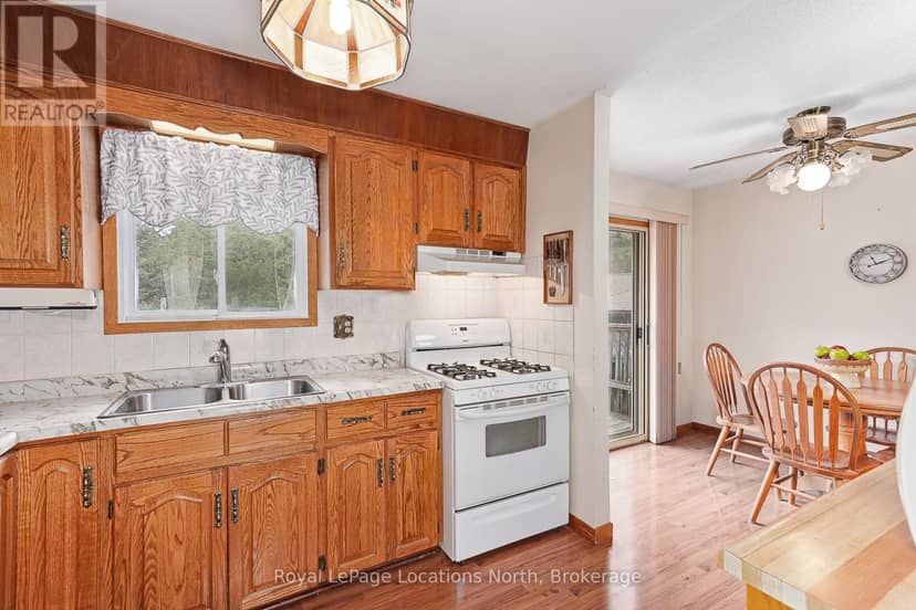 26 Stroud Crescent — photo 12 of 38