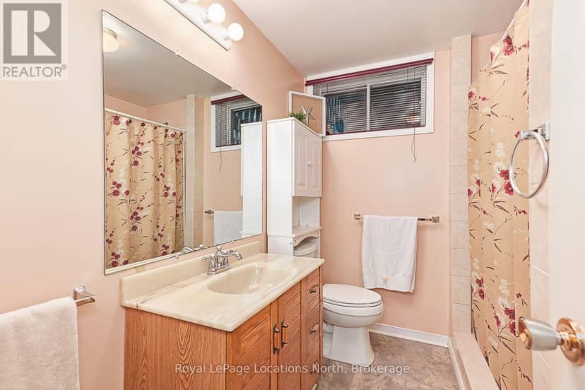 26 Stroud Crescent — photo 23 of 38