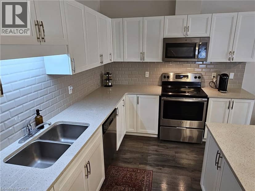 16 BROOKFIELD Lane — photo 13 of 35