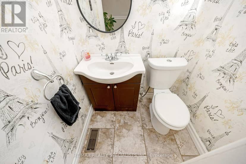 6356 Chaumont Crescent — photo 20 of 38