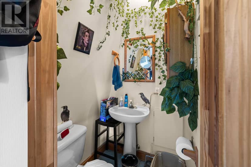 14 Riverside Drive — photo 13 of 40