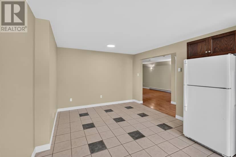389 Back Line — photo 25 of 32