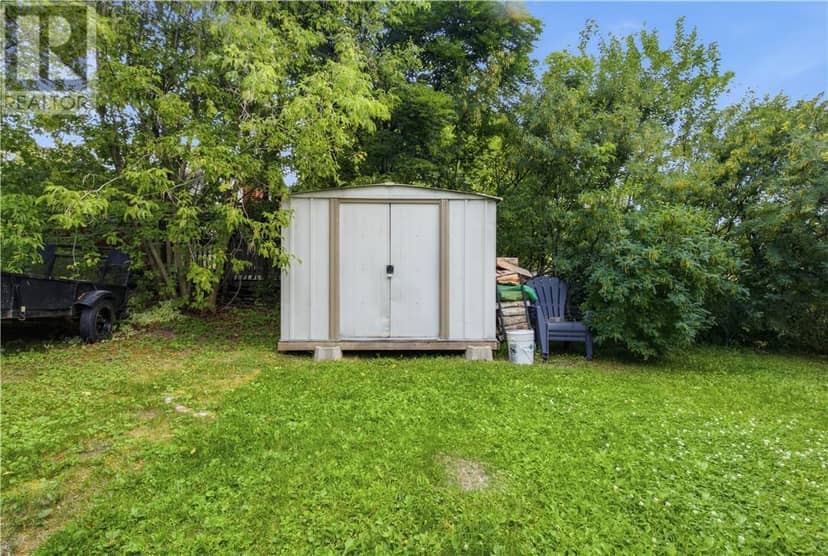 255 Fenton Avenue — photo 14 of 18