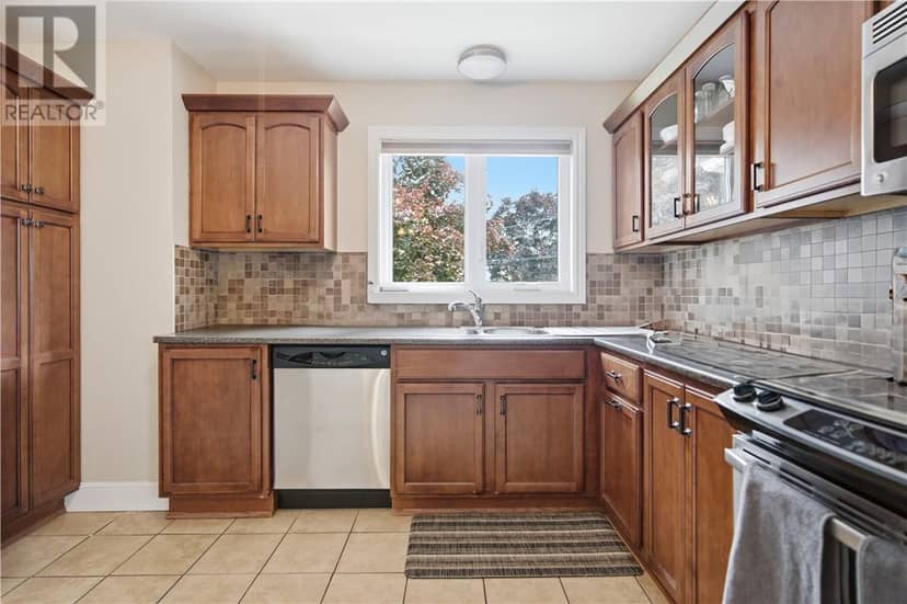 255 Fenton Avenue — photo 6 of 18
