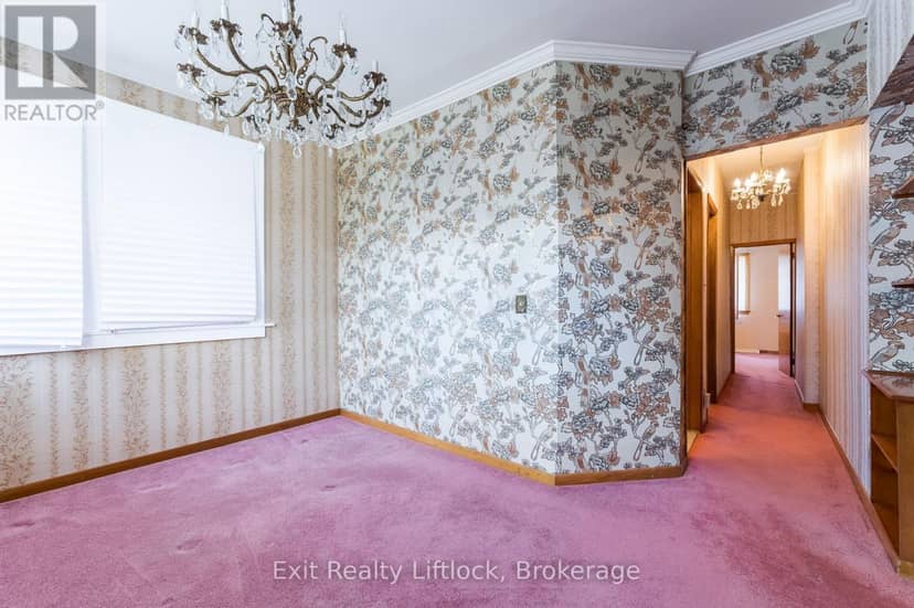 843 Logan Avenue — photo 11 of 40