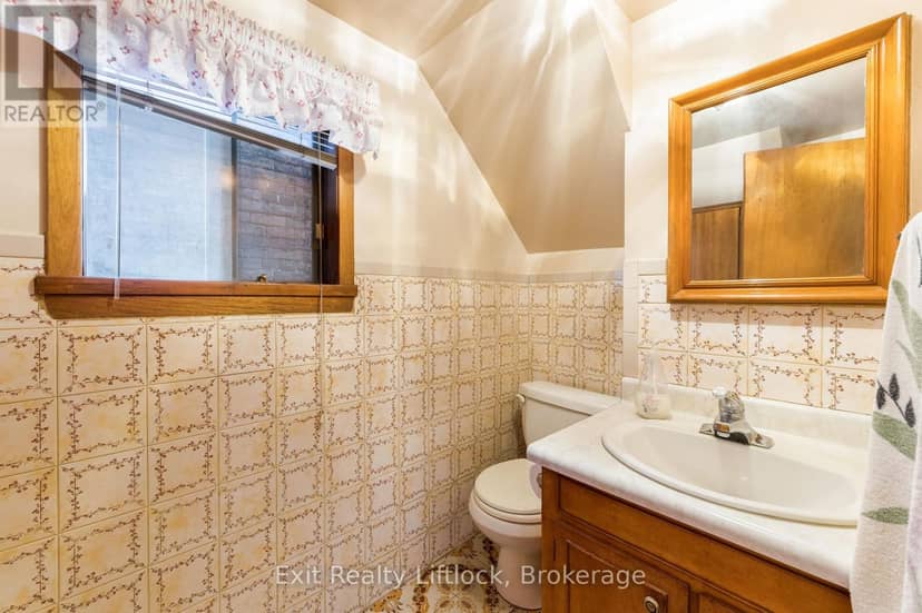 843 Logan Avenue — photo 17 of 40