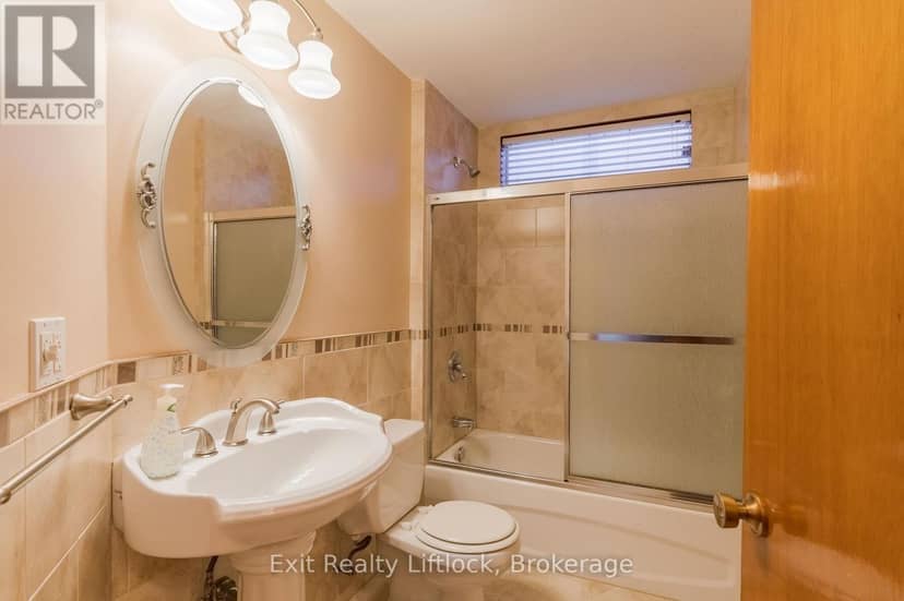 843 Logan Avenue — photo 16 of 40