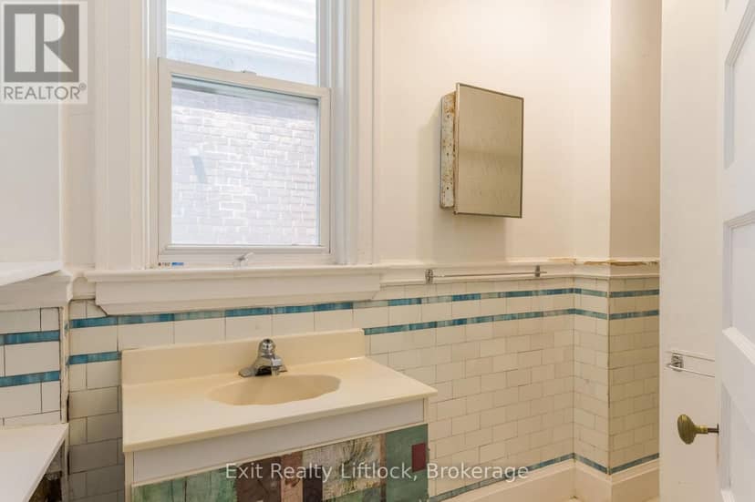 843 Logan Avenue — photo 22 of 40