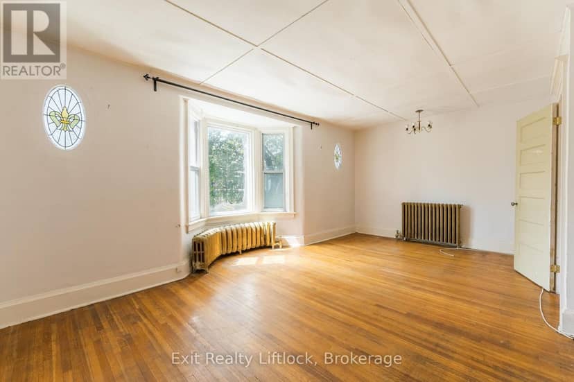 843 Logan Avenue — photo 20 of 40