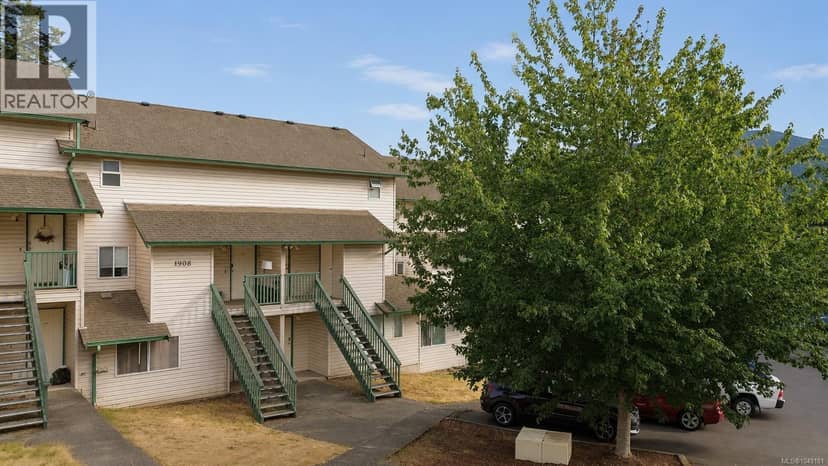 203 1908 Bowen Rd — photo 1 of 21