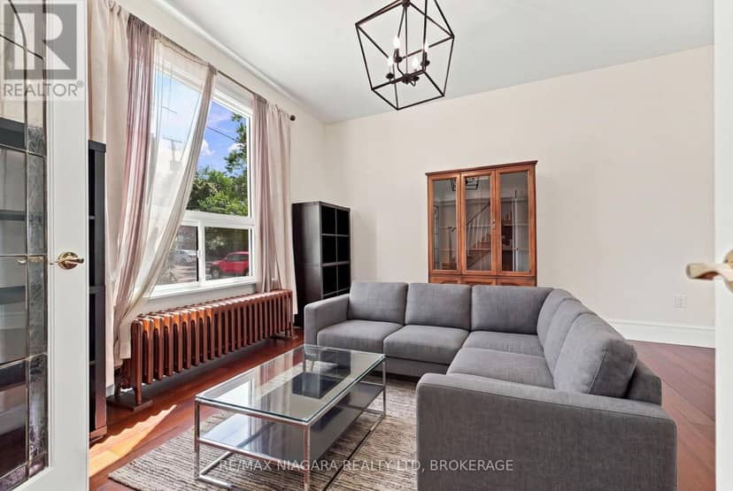 8 Trafalgar Street — photo 16 of 39