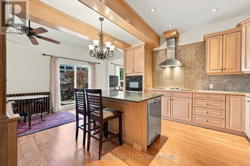 8 Trafalgar Street — photo 20 of 39