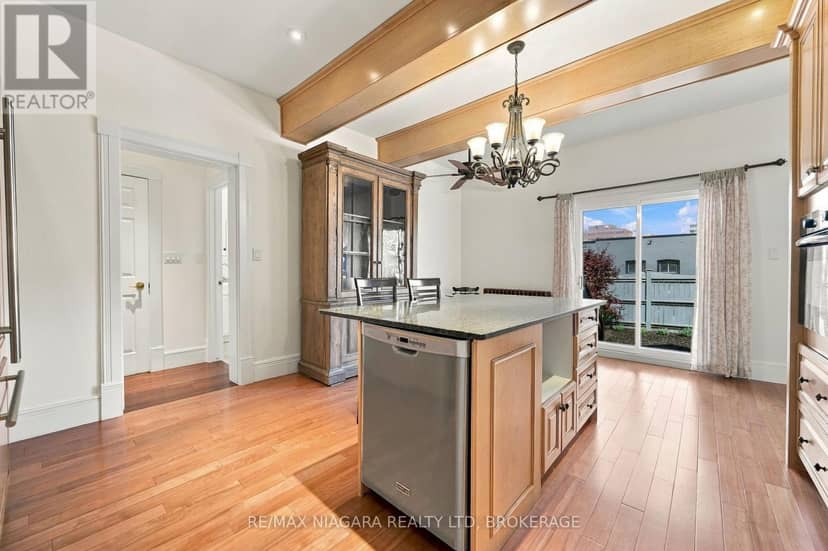 8 Trafalgar Street — photo 21 of 39
