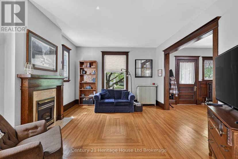 457 Buller Street — photo 13 of 39