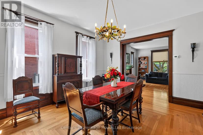 457 Buller Street — photo 14 of 39
