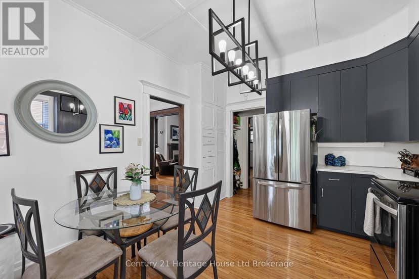 457 Buller Street — photo 16 of 39