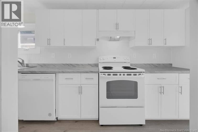 41 Susan Drive — photo 10 of 28