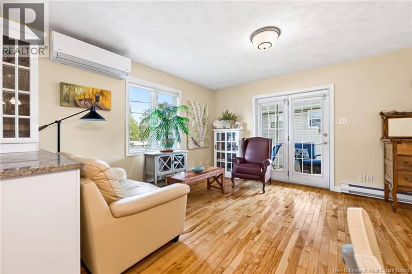 310 Vanier Street — photo 17 of 40