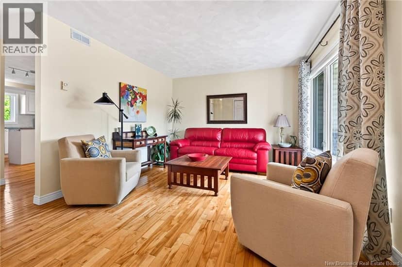 310 Vanier Street — photo 3 of 40