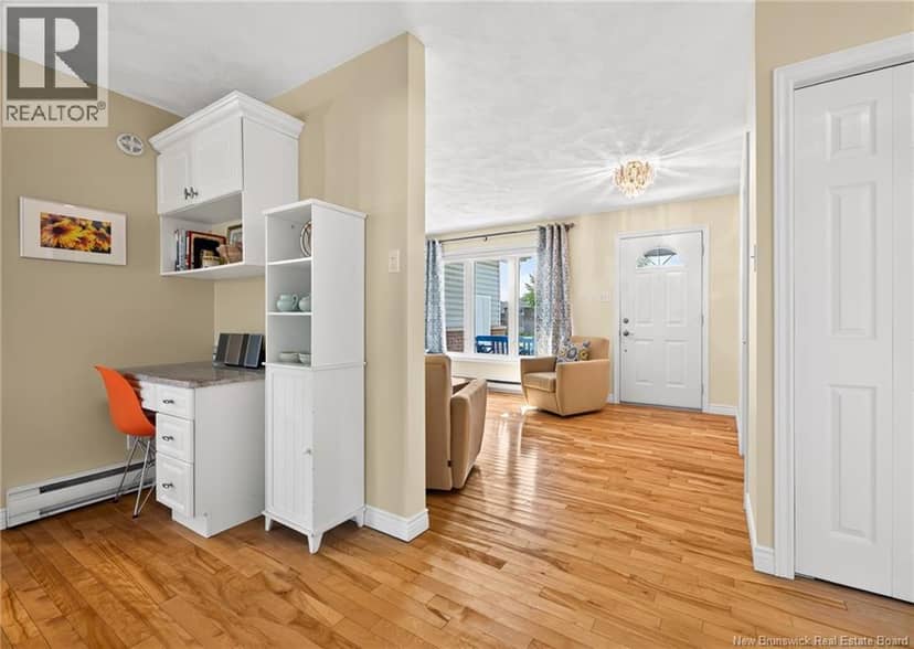 310 Vanier Street — photo 6 of 40
