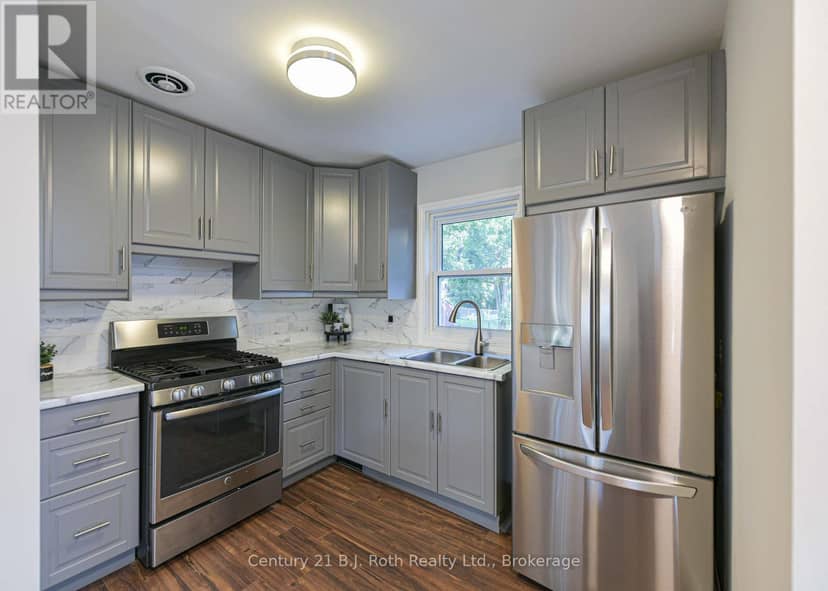 28 Borland Street W — photo 14 of 40