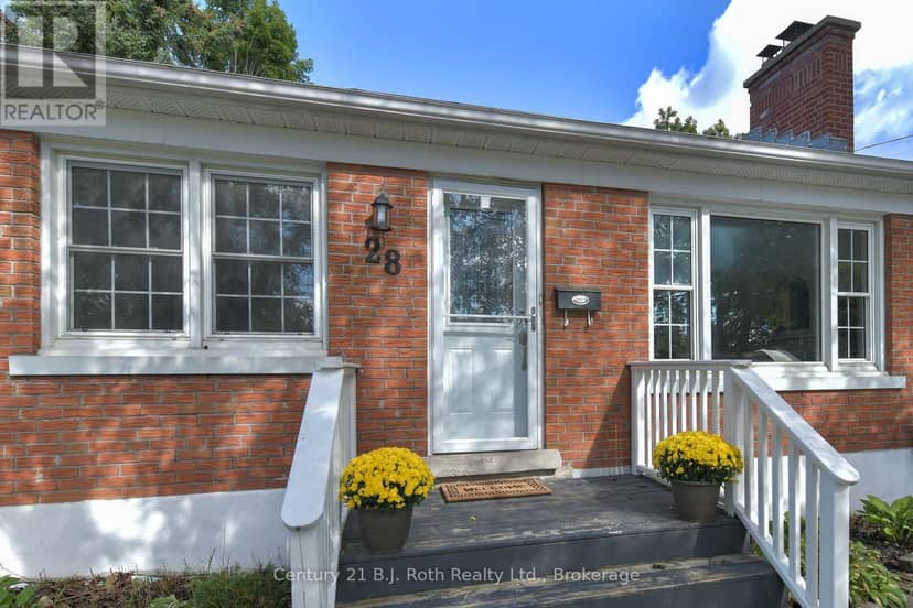 28 Borland Street W — photo 2 of 40