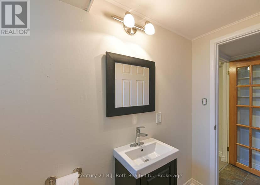 28 Borland Street W — photo 30 of 40