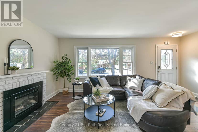 28 Borland Street W — photo 9 of 40
