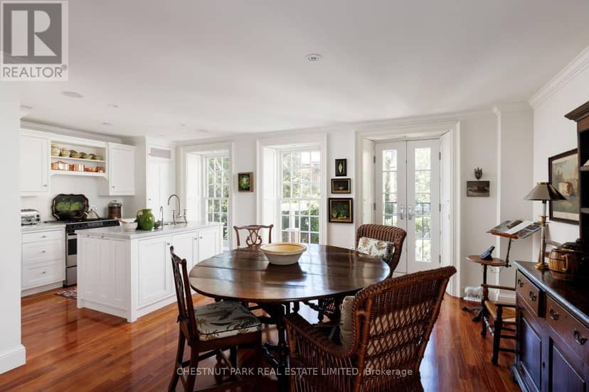 TH6 - 94 Crescent Road — photo 11 of 40