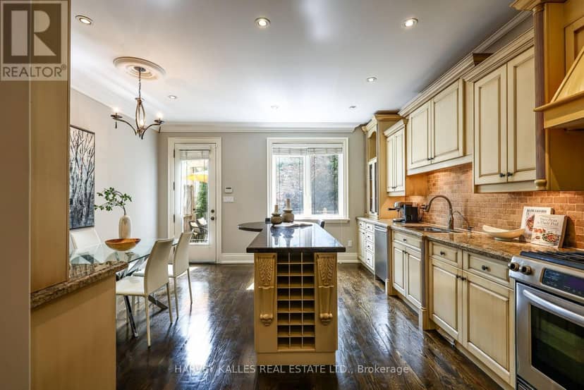 599 Woburn Avenue — photo 10 of 40