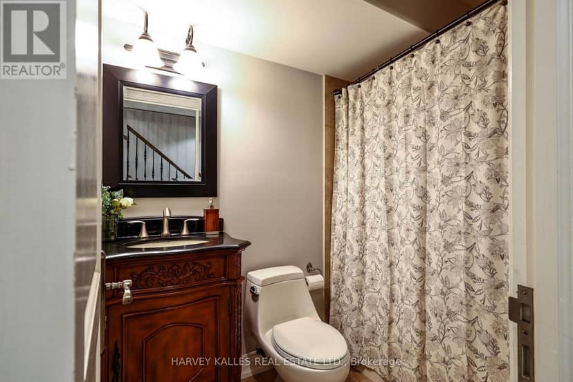 599 Woburn Avenue — photo 37 of 40